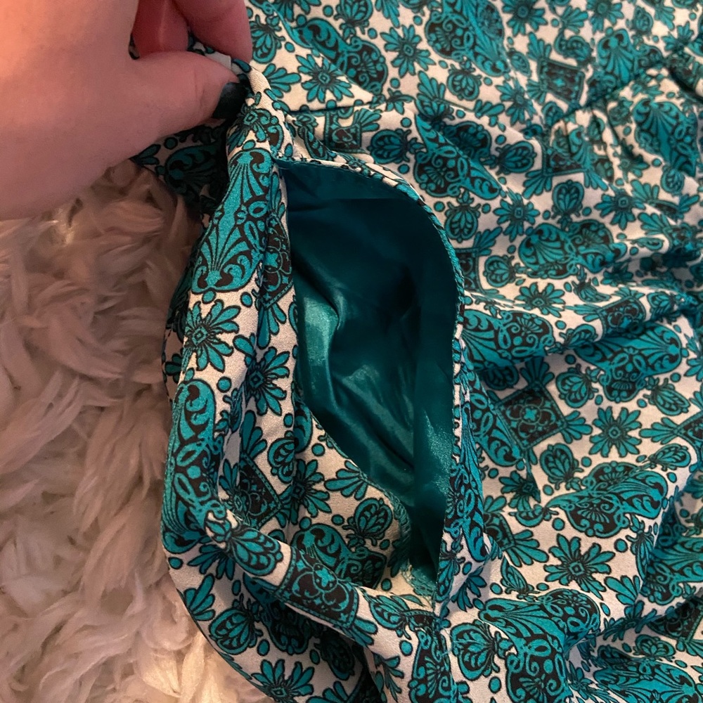 Patterned dress with pockets! - Picture 5 of 6